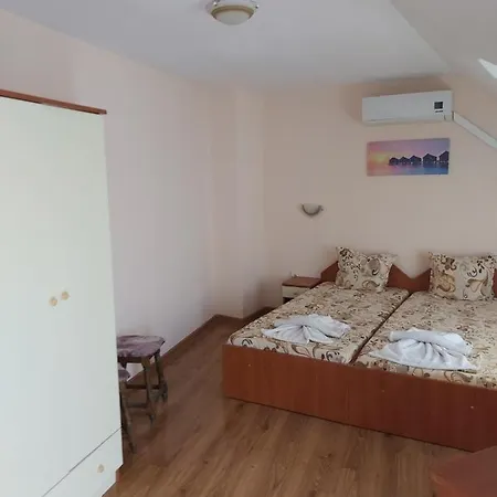 Ξενοδοχείο Iceberg 2*