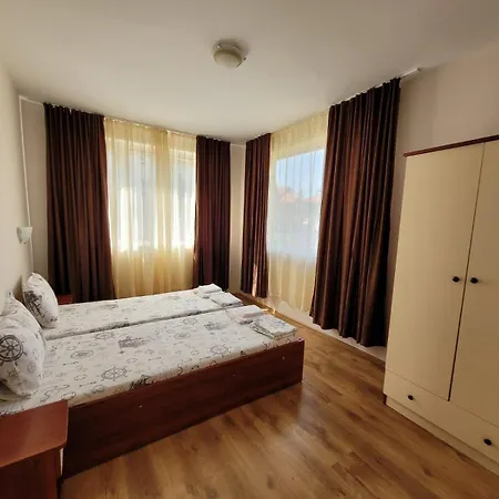 Ξενοδοχείο Iceberg 2*