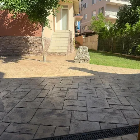 Ξενοδοχείο Iceberg 2*